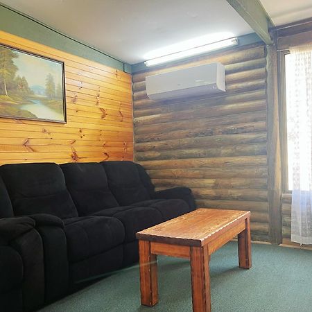 Lakes Entrance Log Cabins ภายนอก รูปภาพ